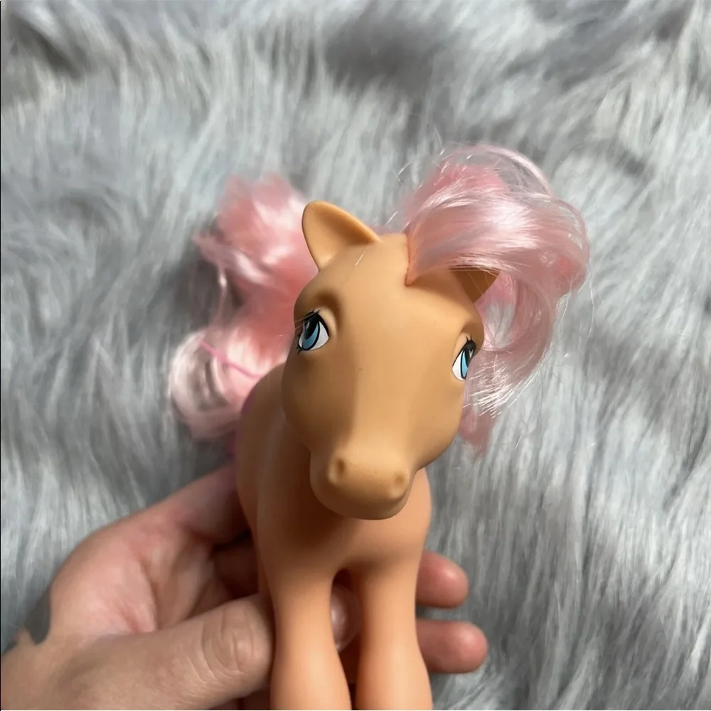 2017 Hasbro My Little Pony Peachy Hearts Remake Toy